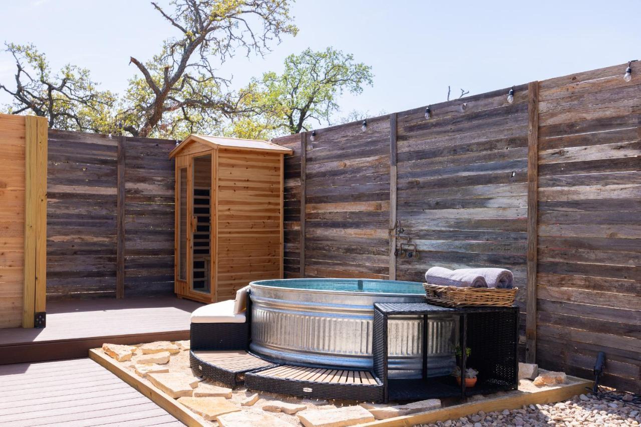 Romantic Tiny Luxury Retreat W Heated Pool, Sauna N Outdoor Shower In Wimberley 10 Acres Villa Esterno foto