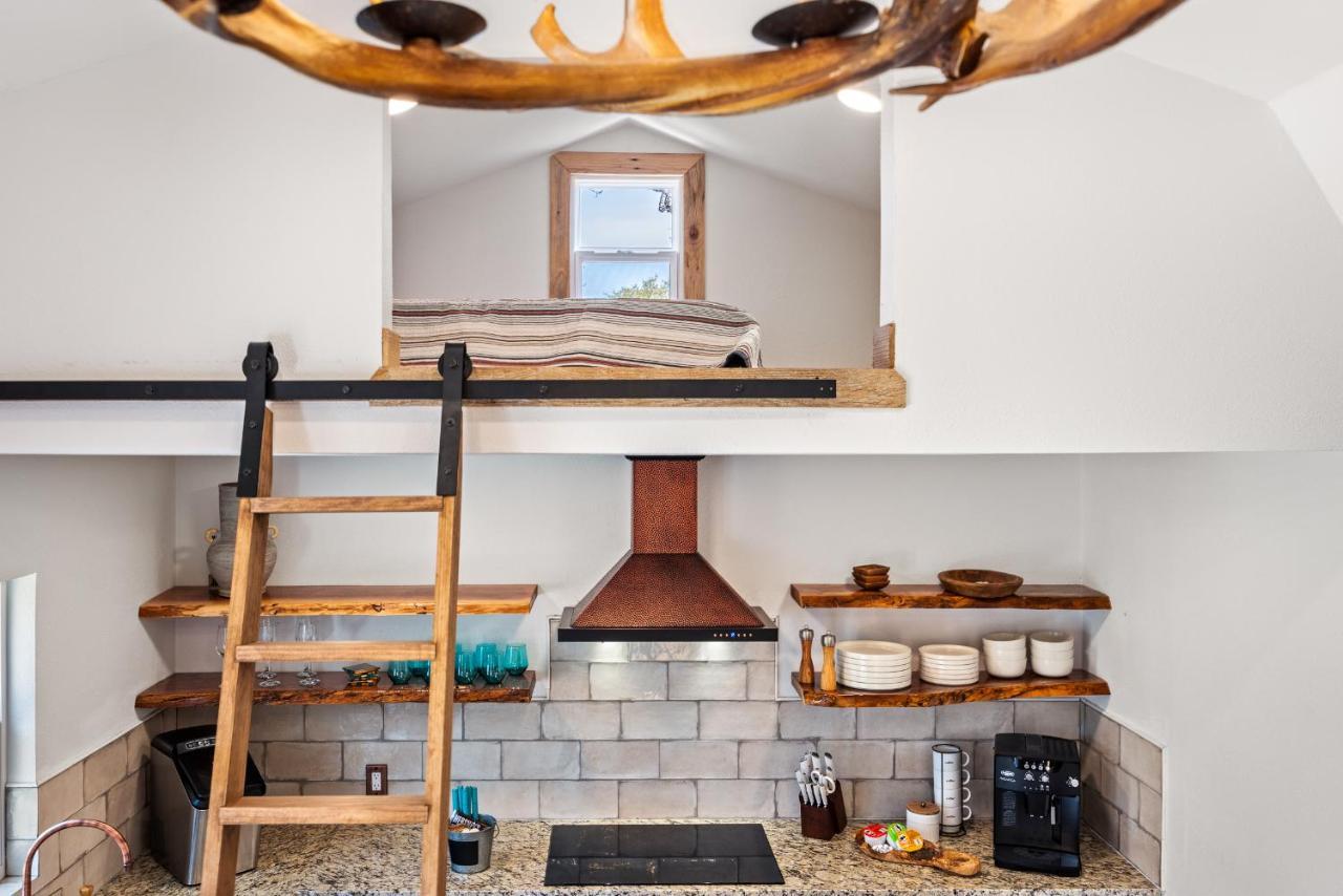 Romantic Tiny Luxury Retreat W Heated Pool, Sauna N Outdoor Shower In Wimberley 10 Acres Esterno foto