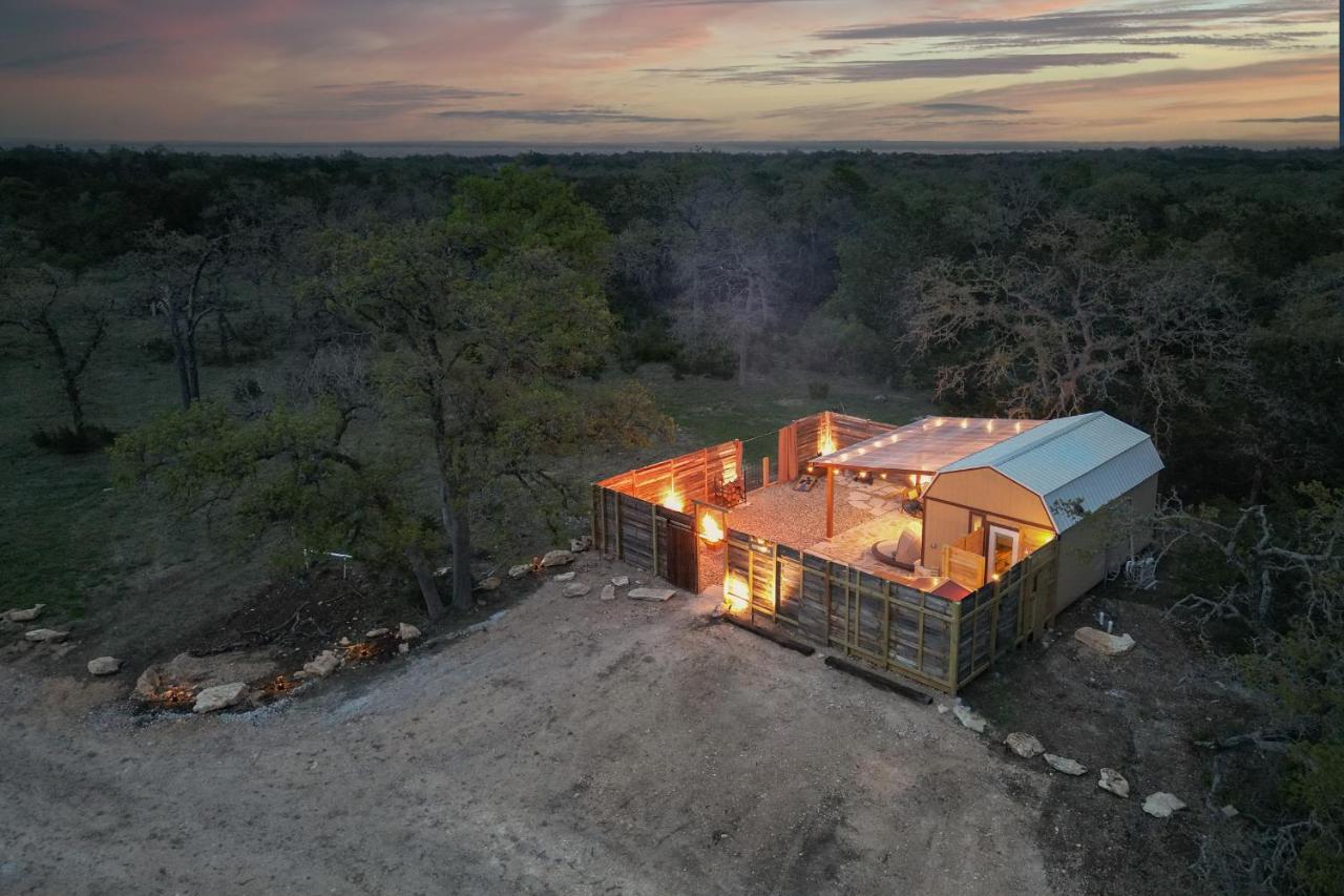 Romantic Tiny Luxury Retreat W Heated Pool, Sauna N Outdoor Shower In Wimberley 10 Acres Esterno foto
