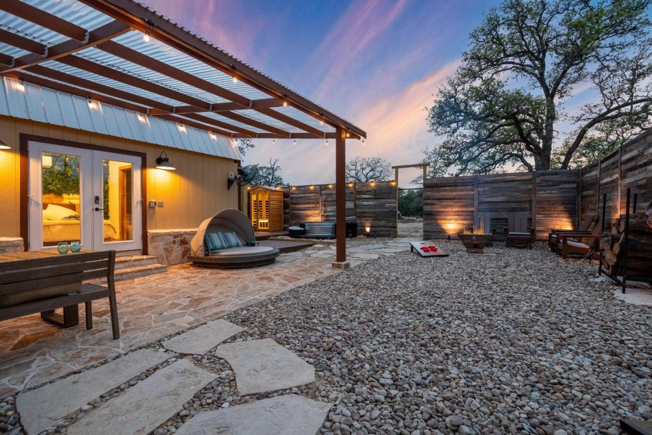 Romantic Tiny Luxury Retreat W Heated Pool, Sauna N Outdoor Shower In Wimberley 10 Acres Esterno foto