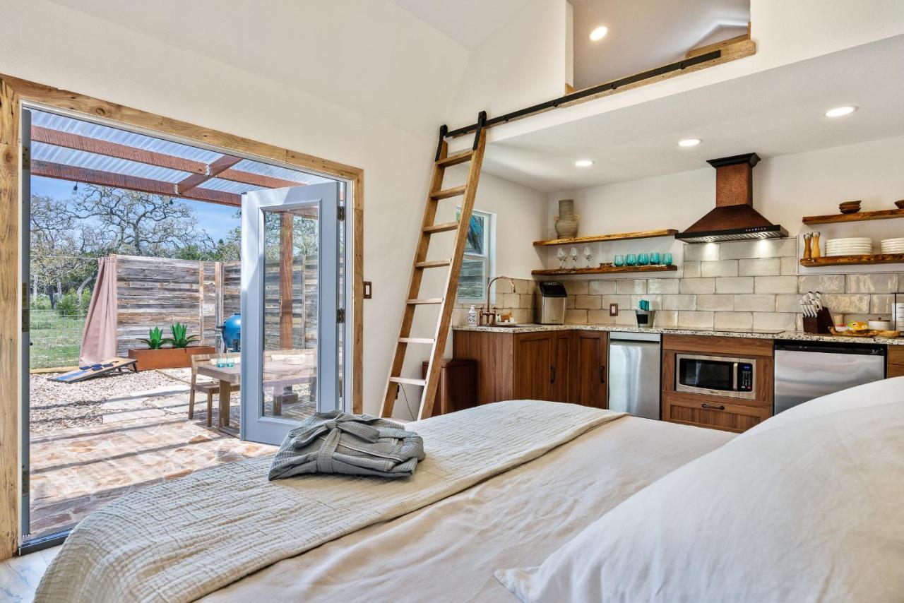Romantic Tiny Luxury Retreat W Heated Pool, Sauna N Outdoor Shower In Wimberley 10 Acres Esterno foto